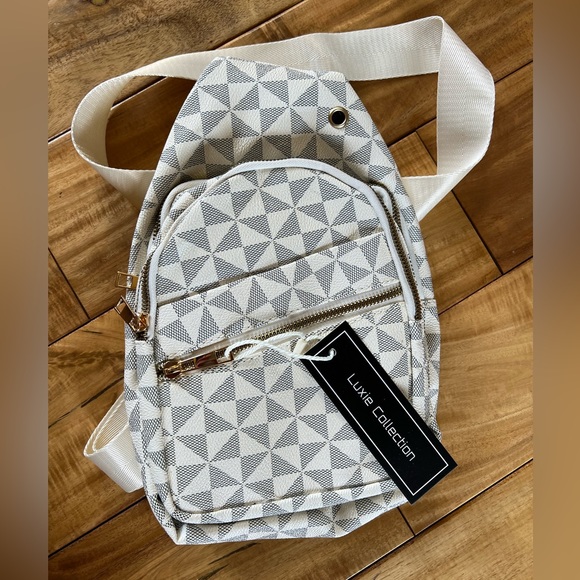 Luxe Roman Crossbody purse NWT - Picture 1 of 2
